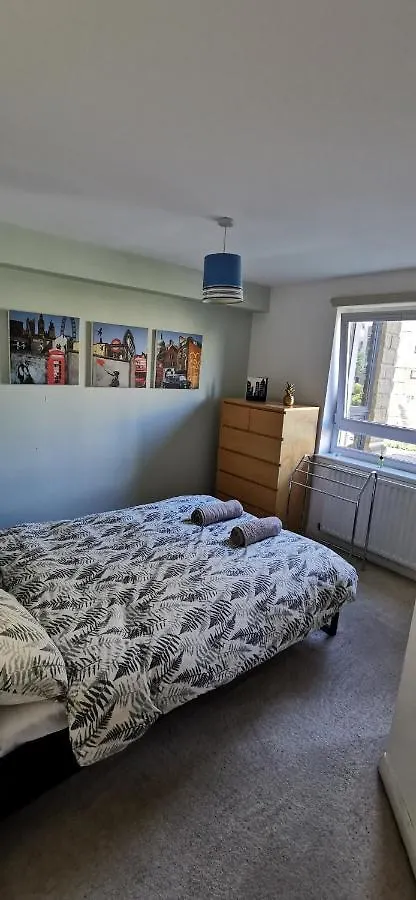 Apartment Modern 2 Bedrooms Flat Near Citycentre Sleep For 6 Edinburgh